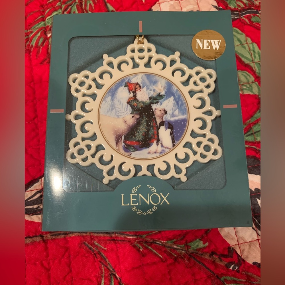 LENOX Vintage Bywaters Santa (Old World) Christmas ornament